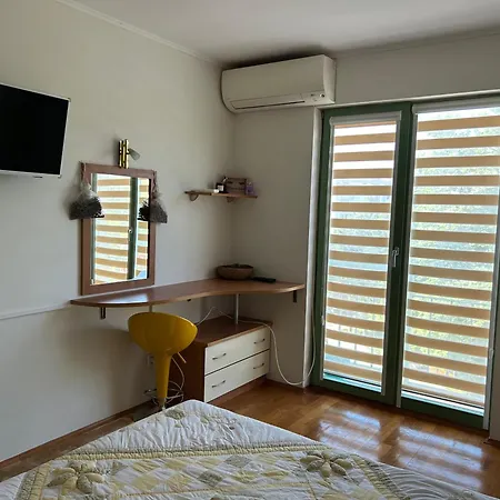 Nesebar City Apartment شقة *