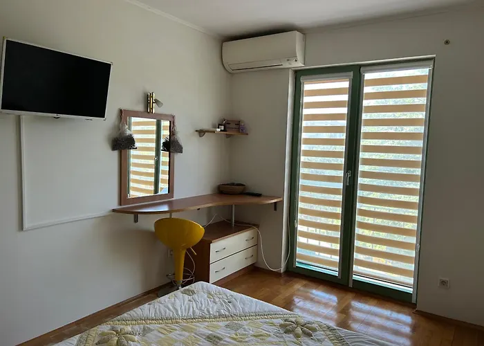 Nesebar City Apartment Апартамент *